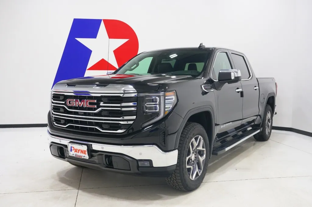 2026 GMC Sierra 1500 SLT's photo