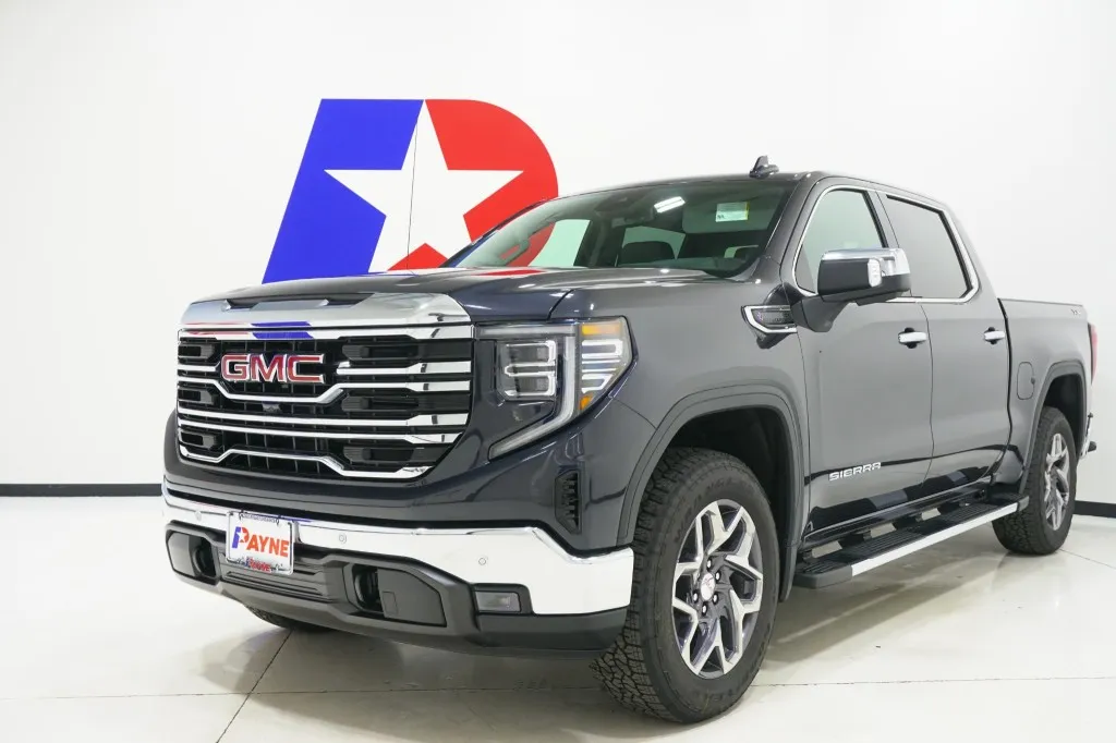 2026 GMC Sierra 1500 SLT's photo
