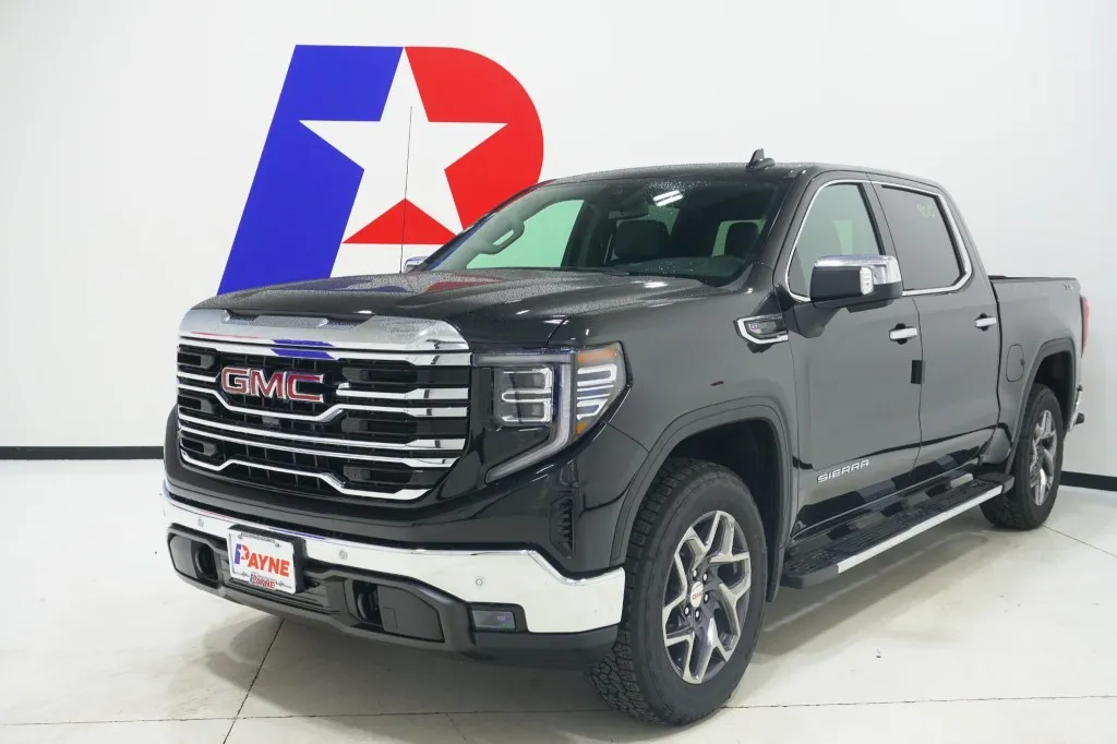 2026 GMC Sierra 1500 SLT's photo