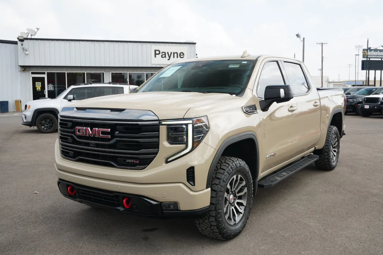 2023 GMC Sierra 1500 AT4