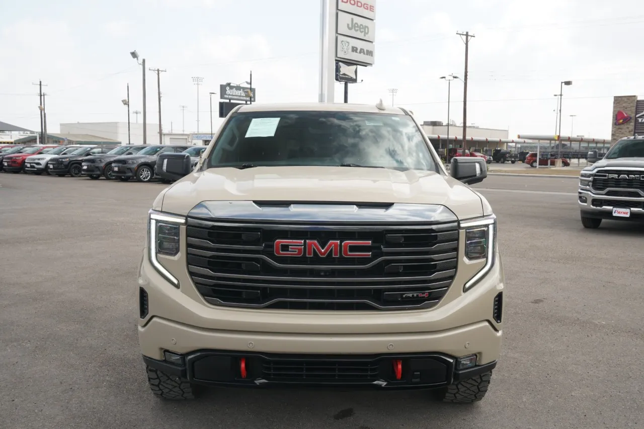 2023 GMC Sierra 1500 AT4