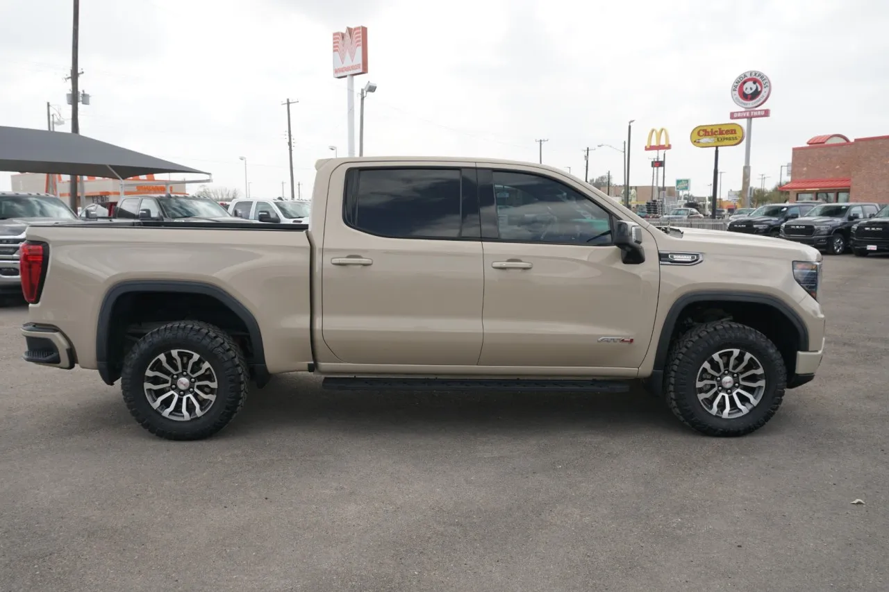 2023 GMC Sierra 1500 AT4