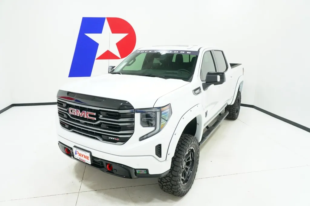 2025 GMC Sierra 1500 AT4