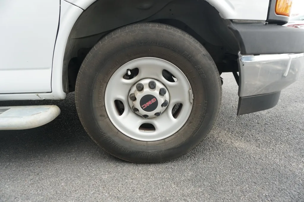 2024 GMC Savana Cargo Van 