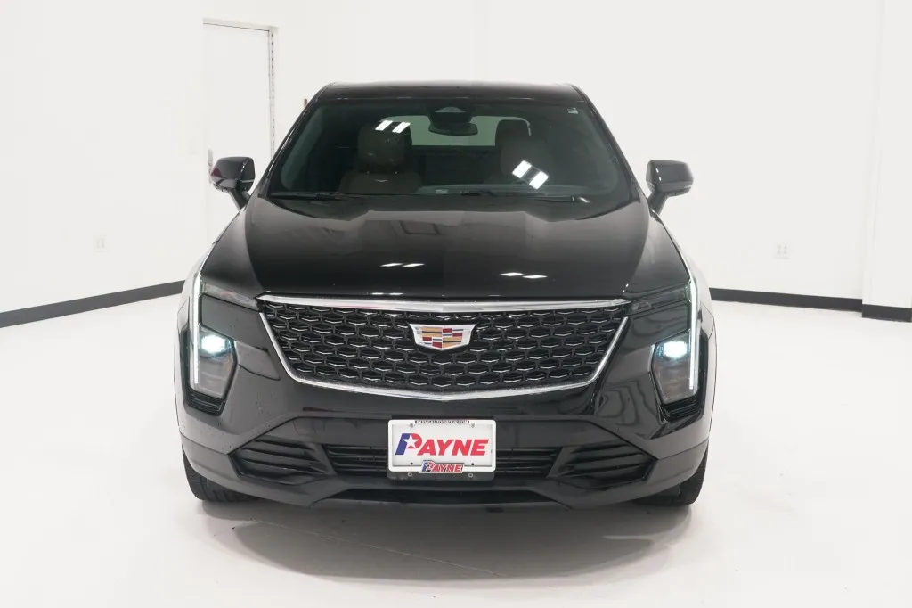 2024 Cadillac XT4 FWD Luxury