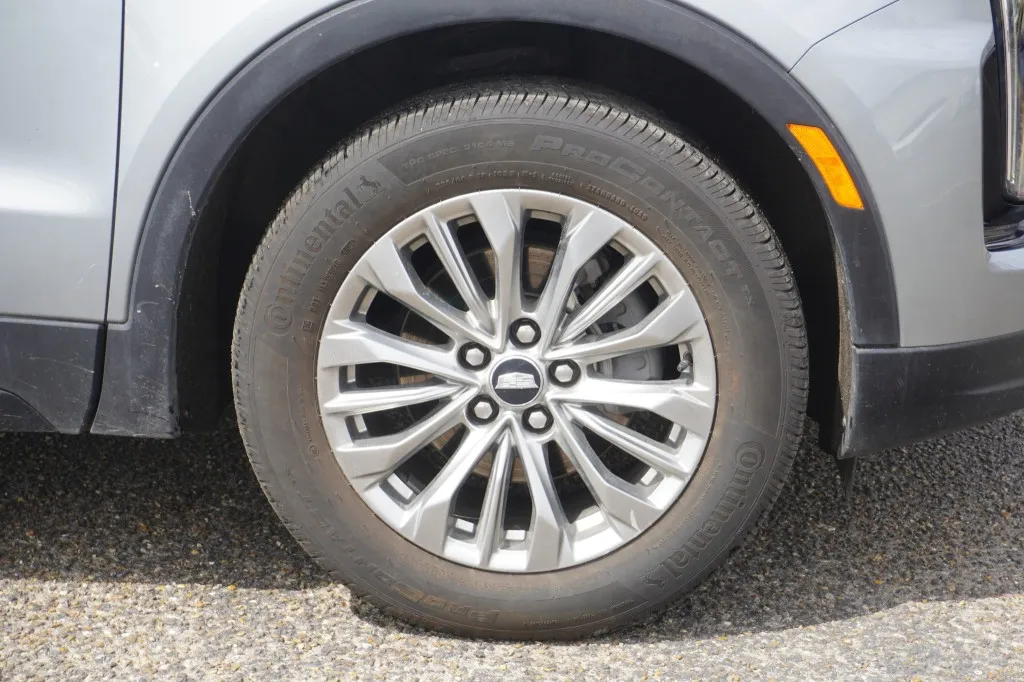 2025 Cadillac XT4 FWD Premium Luxury