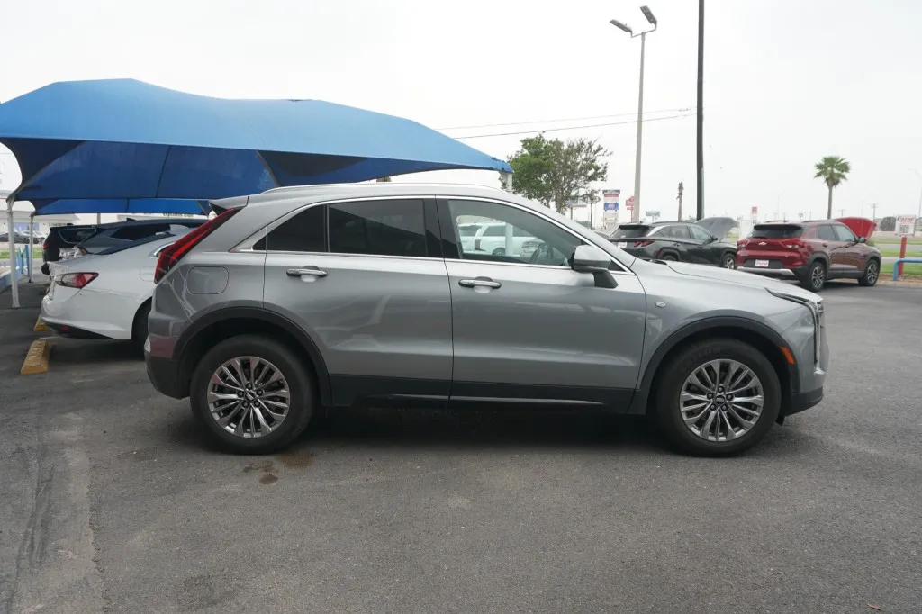 2024 Cadillac XT4 FWD Premium Luxury