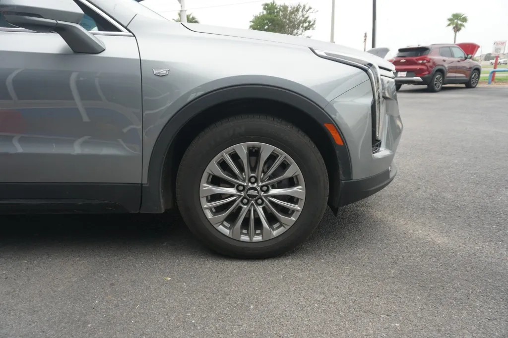 2024 Cadillac XT4 FWD Premium Luxury