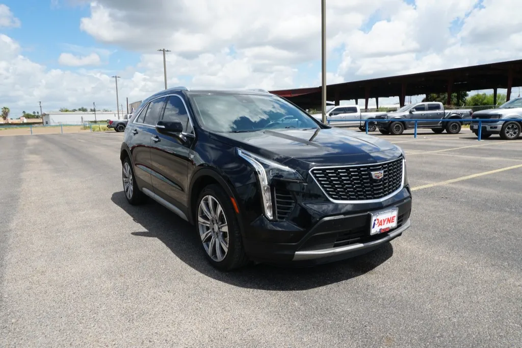 2022 Cadillac XT4 FWD Premium Luxury