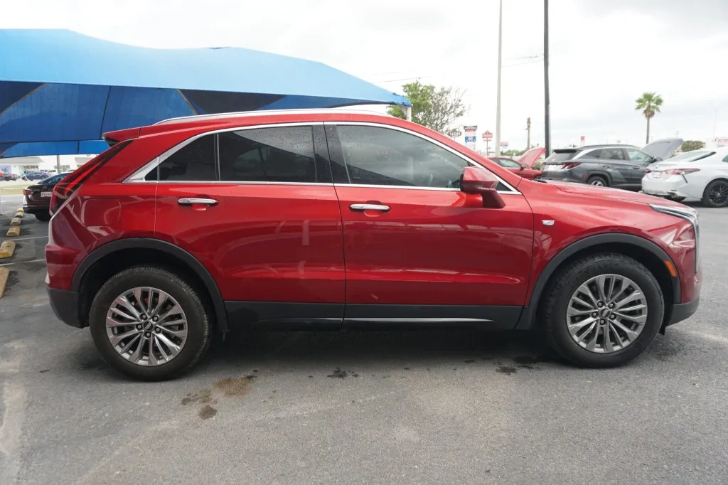 2024 Cadillac XT4 AWD Premium Luxury