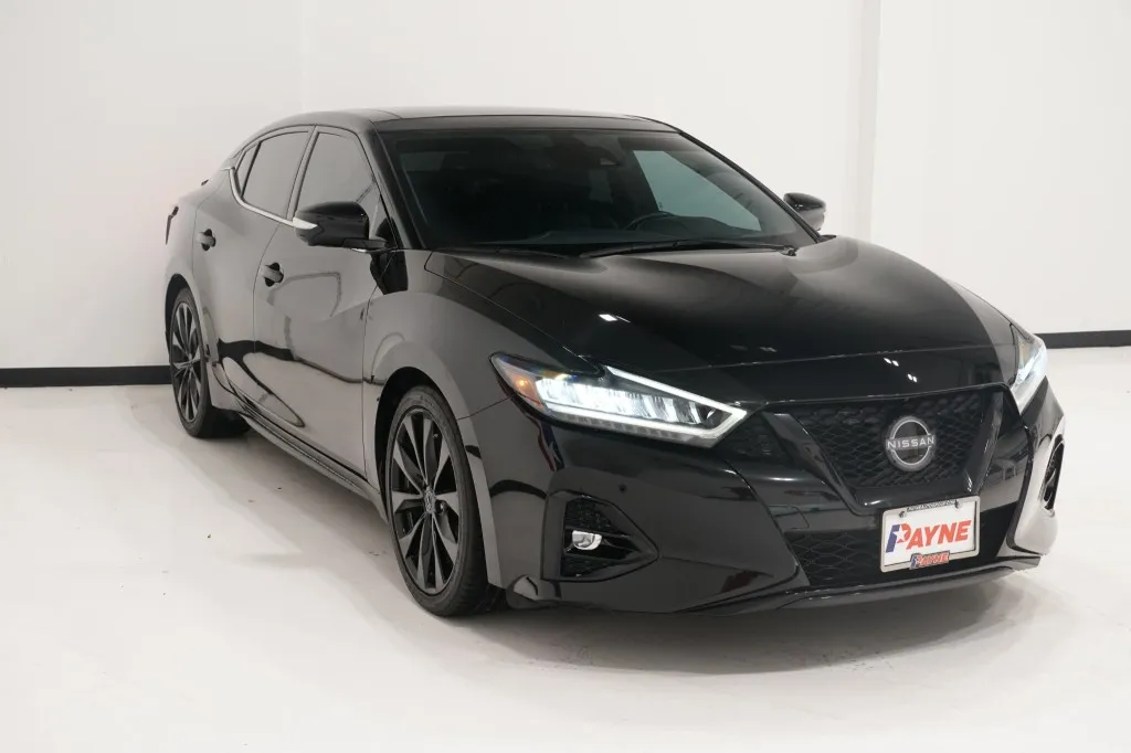 2023 Nissan Maxima SR