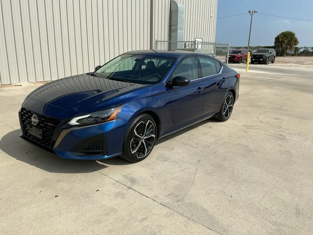 2024 Nissan Altima 2.5 SR