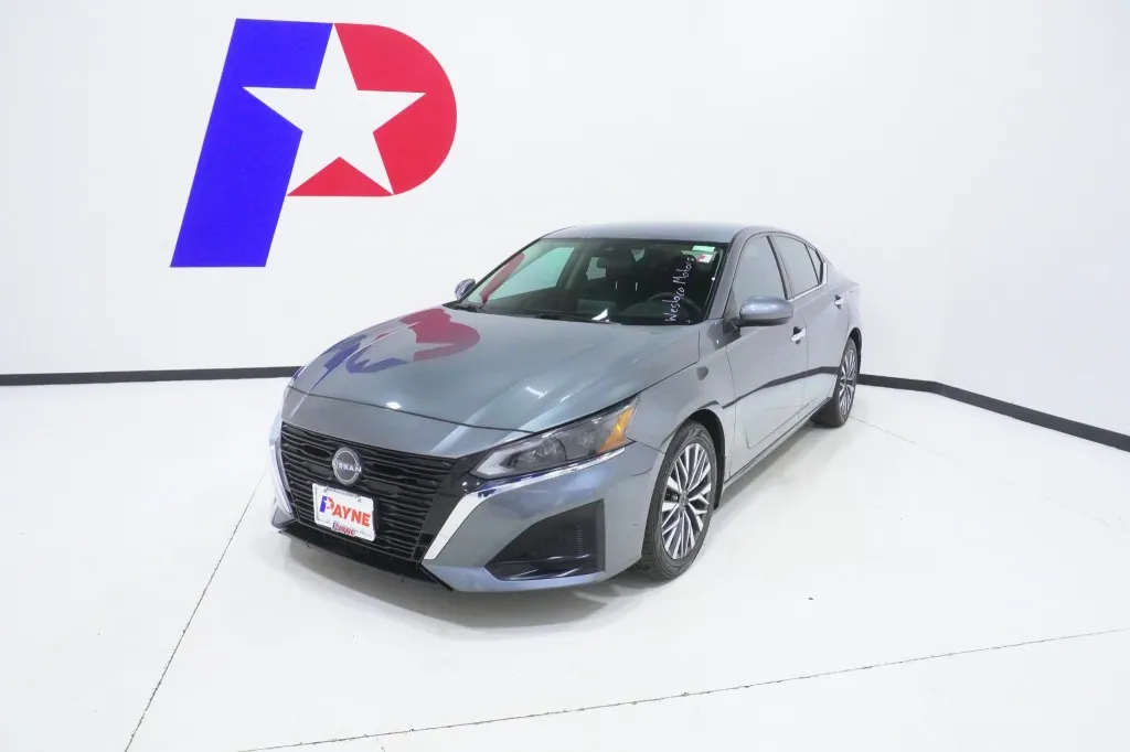 2023 Nissan Altima SV