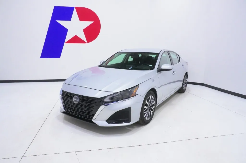 2023 Nissan Altima SV