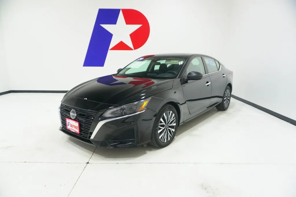 2024 Nissan Altima SV