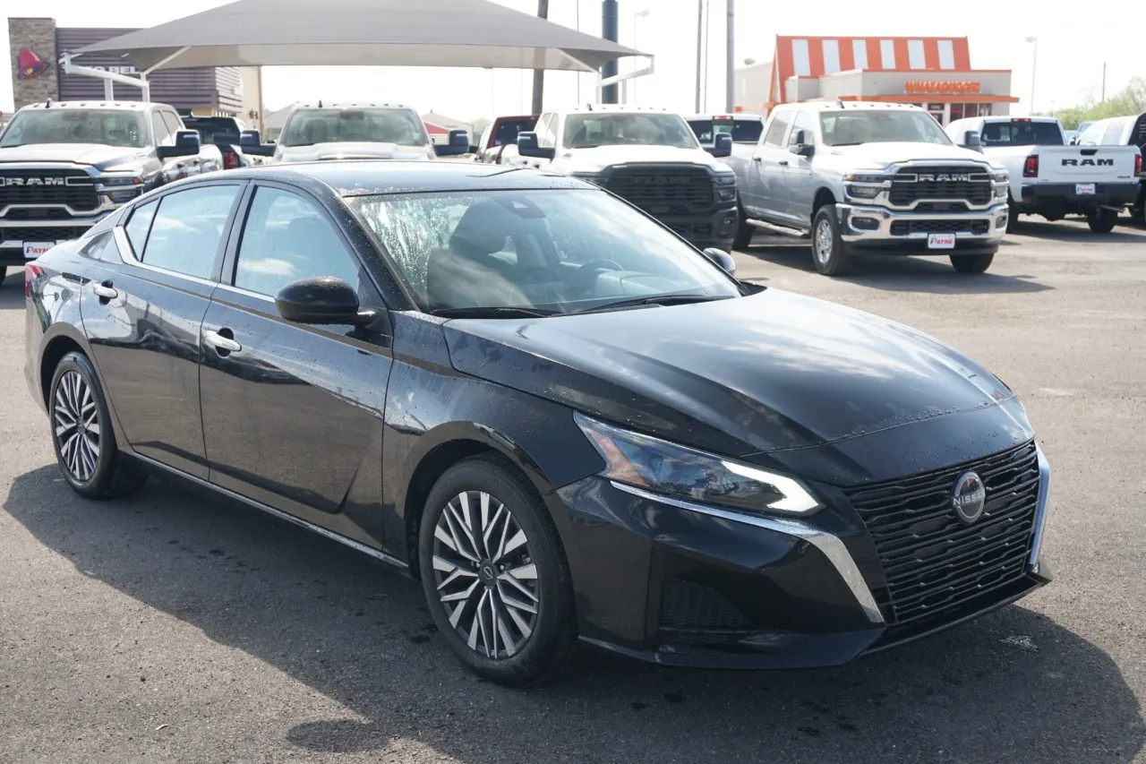 2024 Nissan Altima 2.5 SV