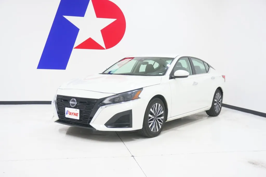 2023 Nissan Altima SV