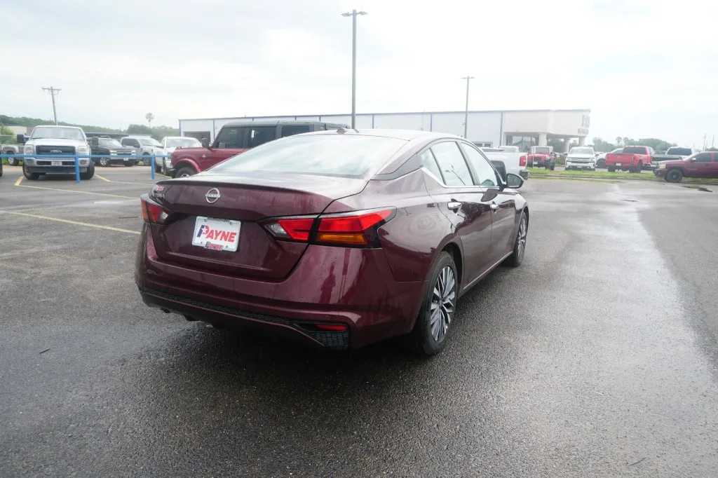 2025 Nissan Altima SV