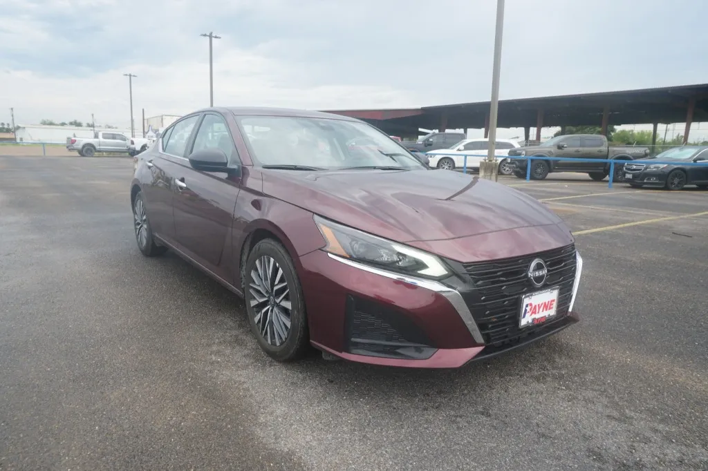 2025 Nissan Altima SV