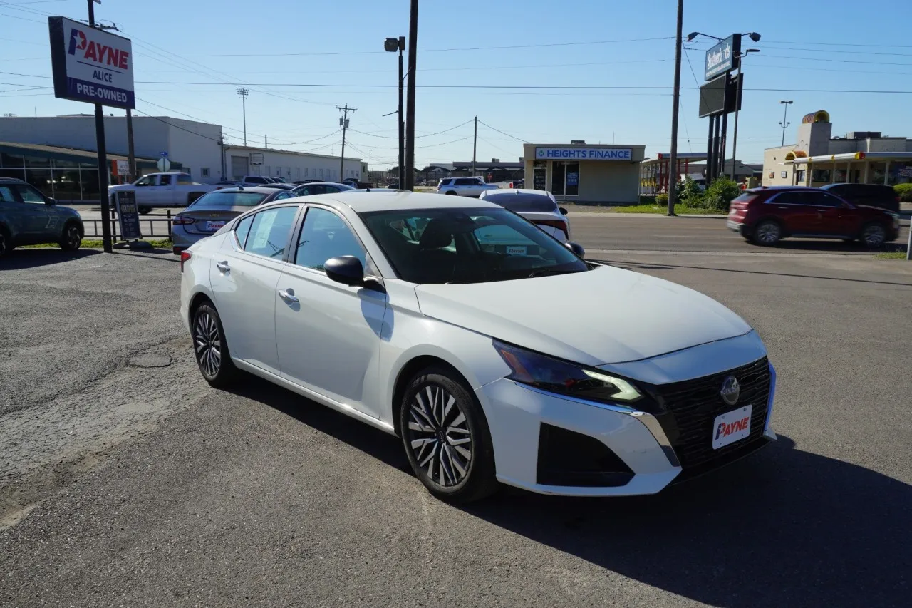 2025 Nissan Altima SV