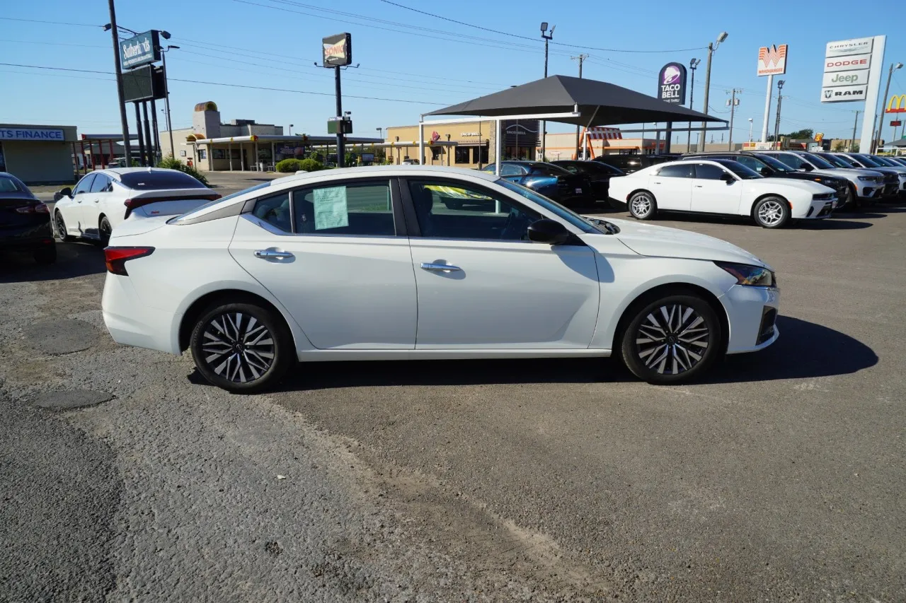 2025 Nissan Altima SV