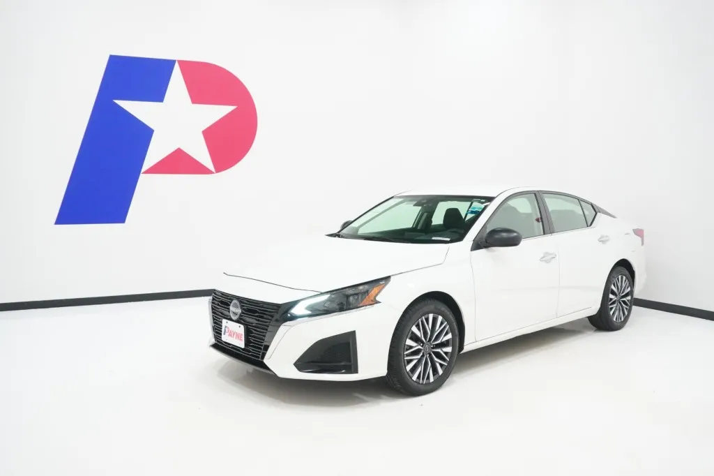 2025 Nissan Altima SV