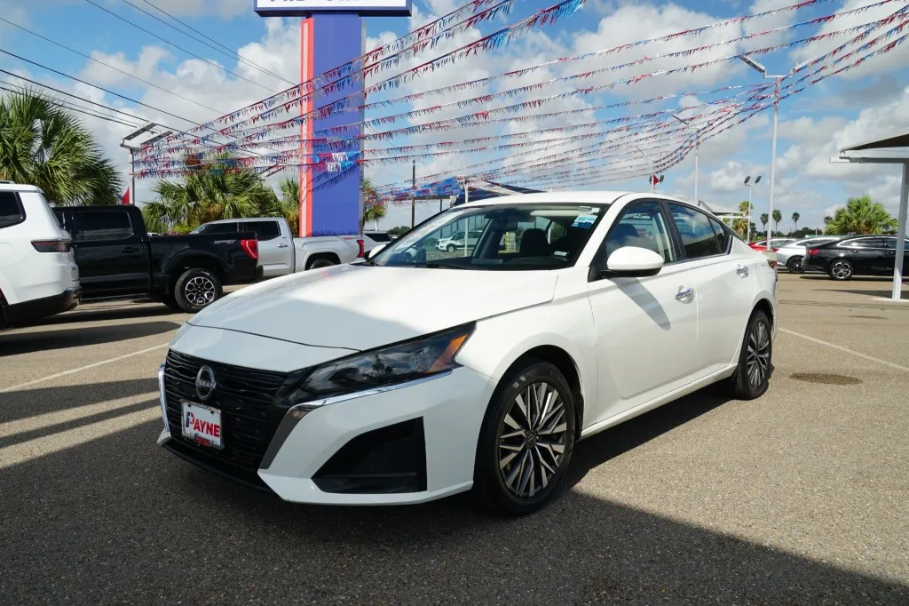 2025 Nissan Altima SV