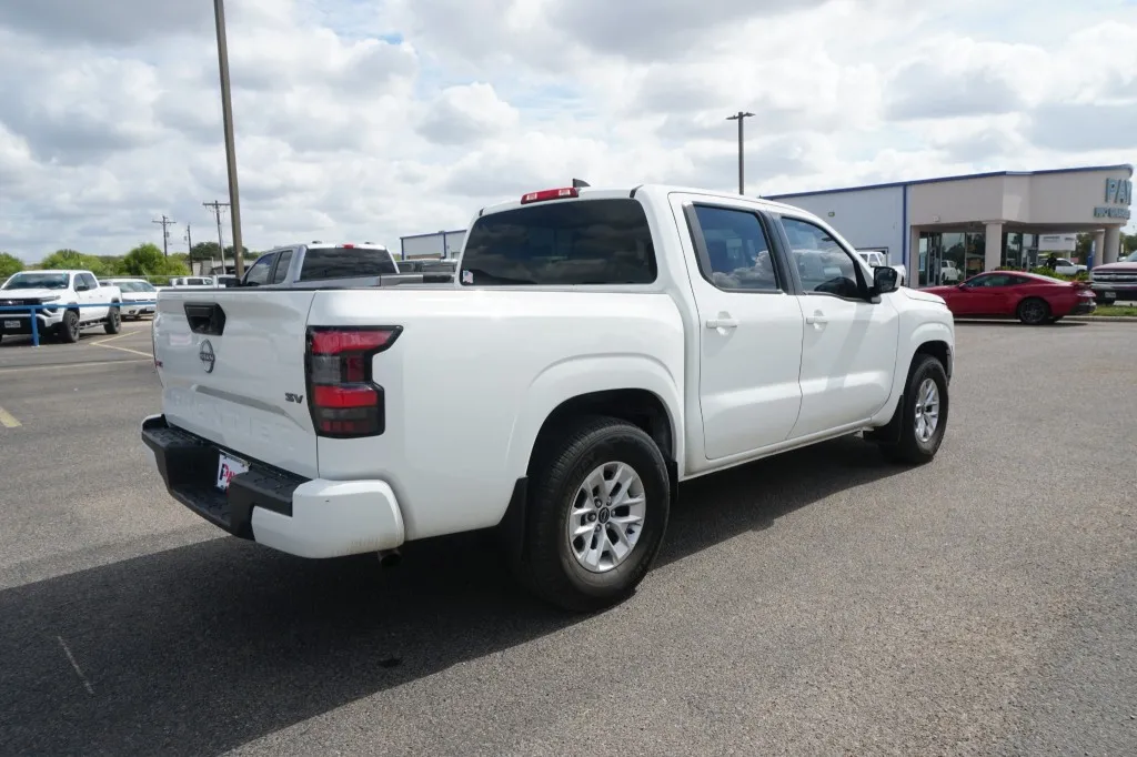2024 Nissan Frontier SV