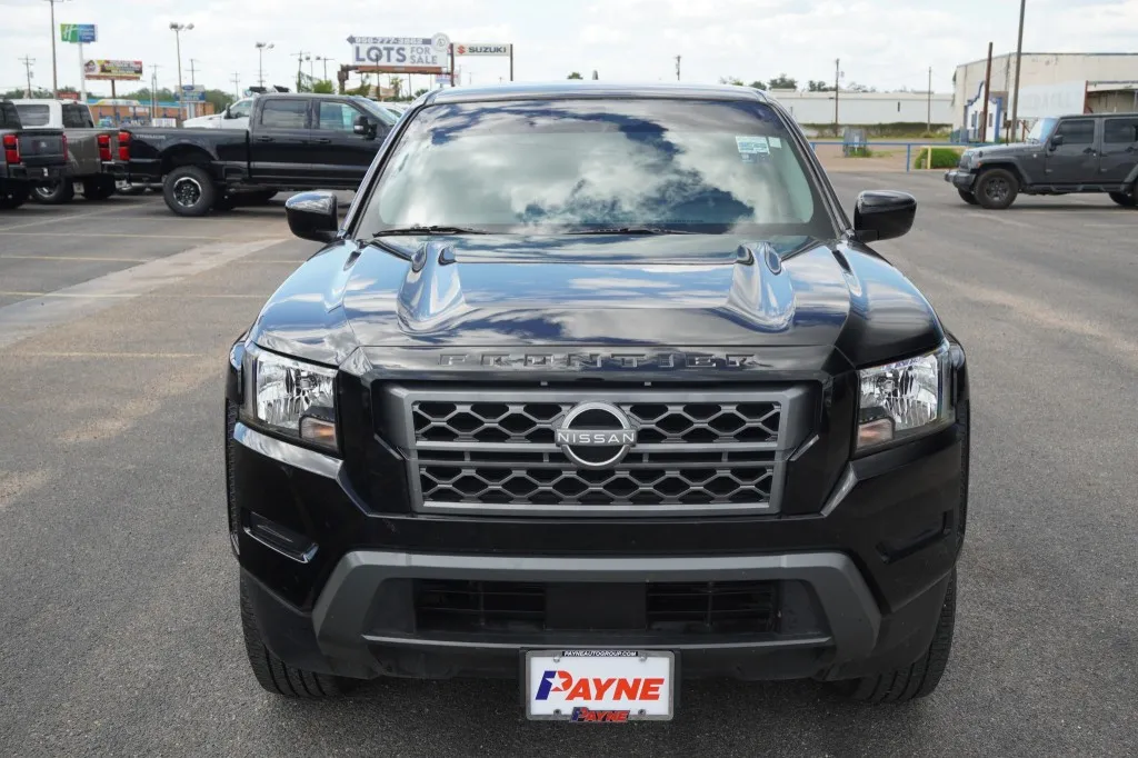 2024 Nissan Frontier SV