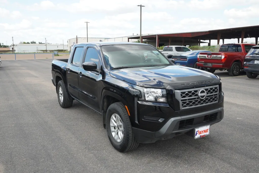 2024 Nissan Frontier SV