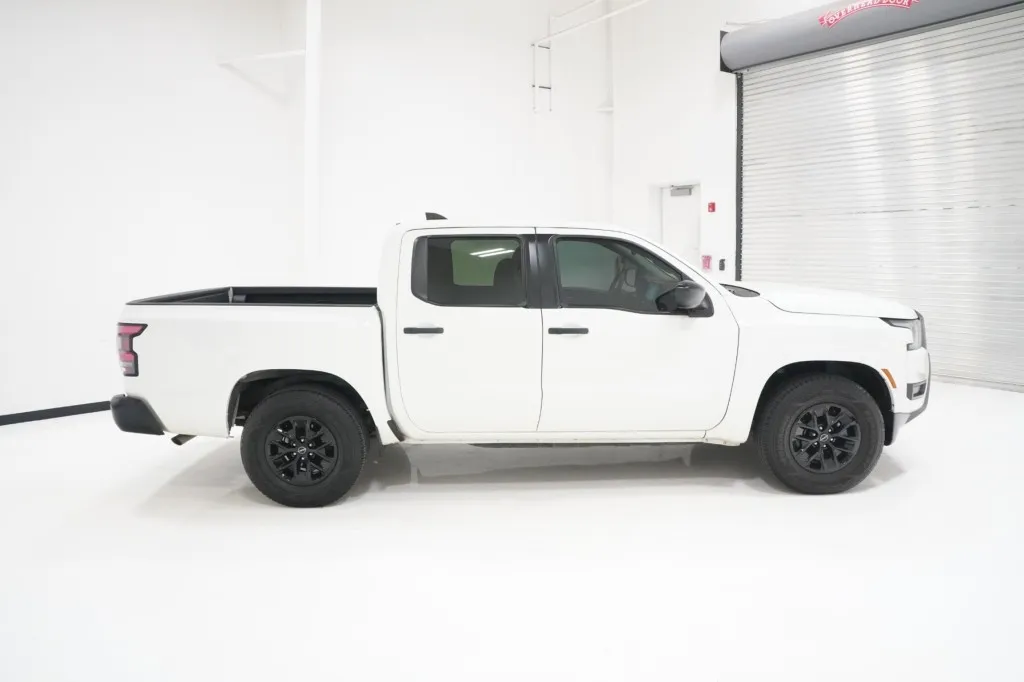 2025 Nissan Frontier S