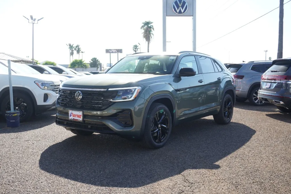 2026 Volkswagen Atlas Cross Sport 2.0T SEL R-Line Black