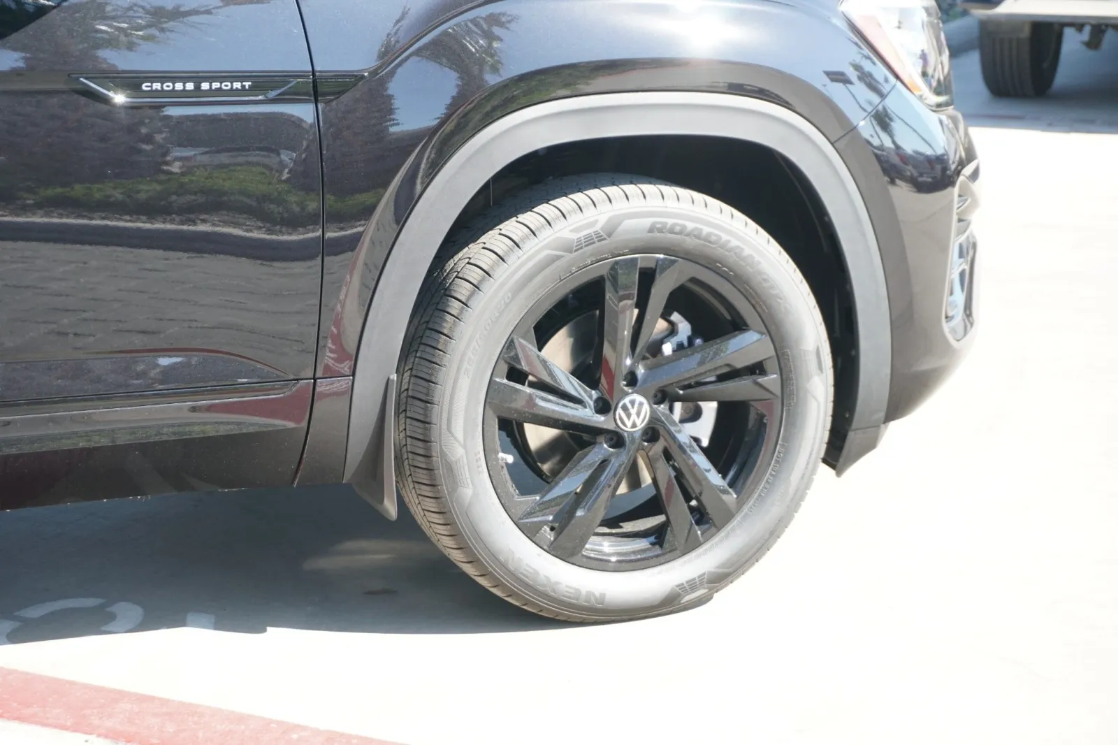 2026 Volkswagen Atlas Cross Sport 2.0T SEL R-Line Black 2026 Volkswagen Atlas Cross Sport 2.0T SEL R-Line Black