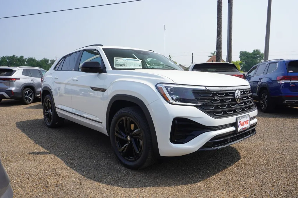 2026 Volkswagen Atlas Cross Sport 2.0T SEL R-Line Black