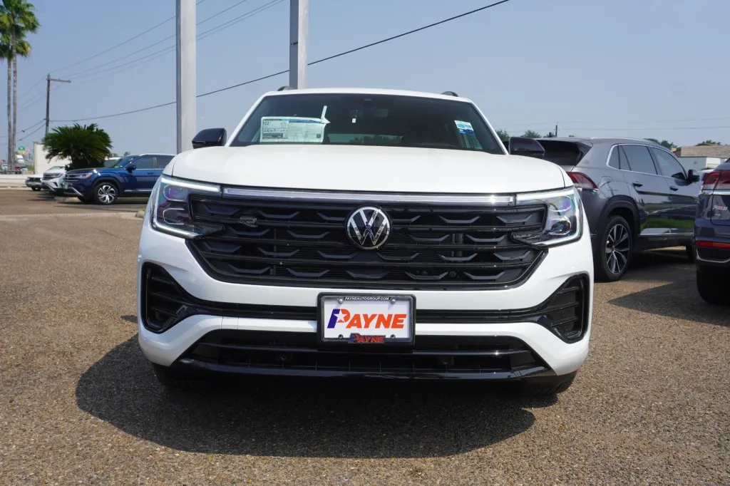 2026 Volkswagen Atlas Cross Sport 2.0T SEL R-Line Black