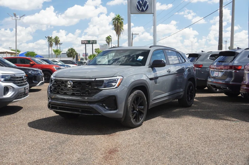 2026 Volkswagen Atlas Cross Sport 2.0T SEL R-Line Black
