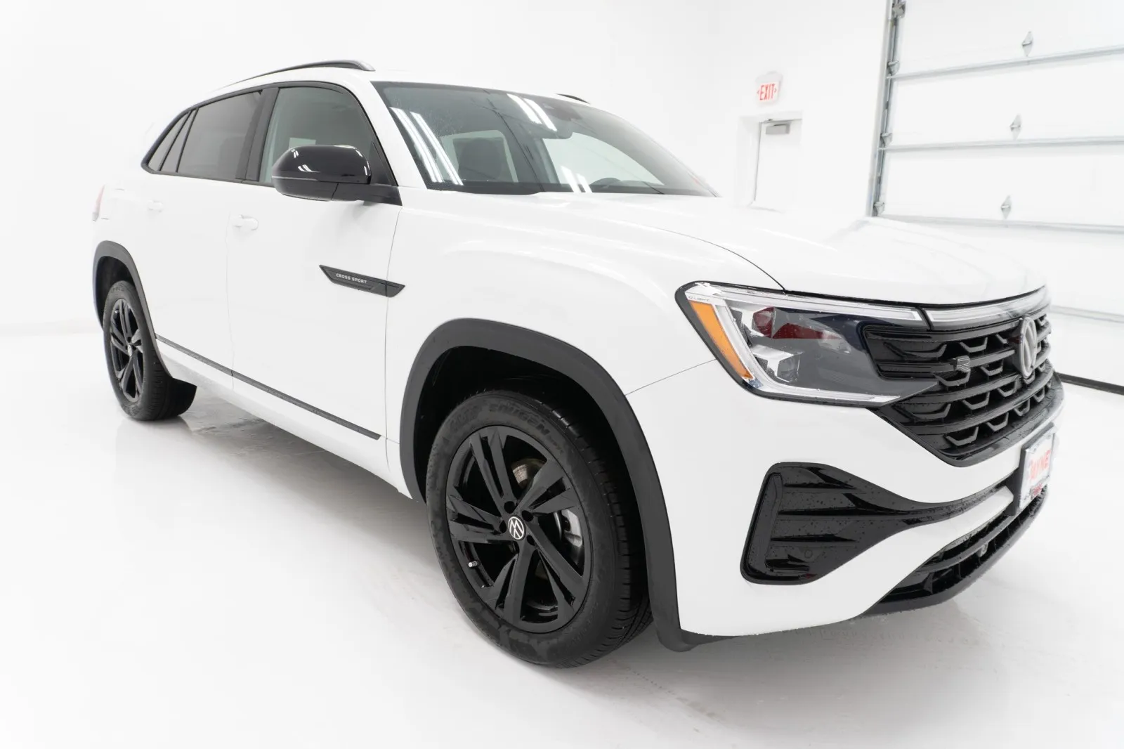 2026 Volkswagen Atlas Cross Sport 2.0T SEL R-Line Black 2026 Volkswagen Atlas Cross Sport 2.0T SEL R-Line Black