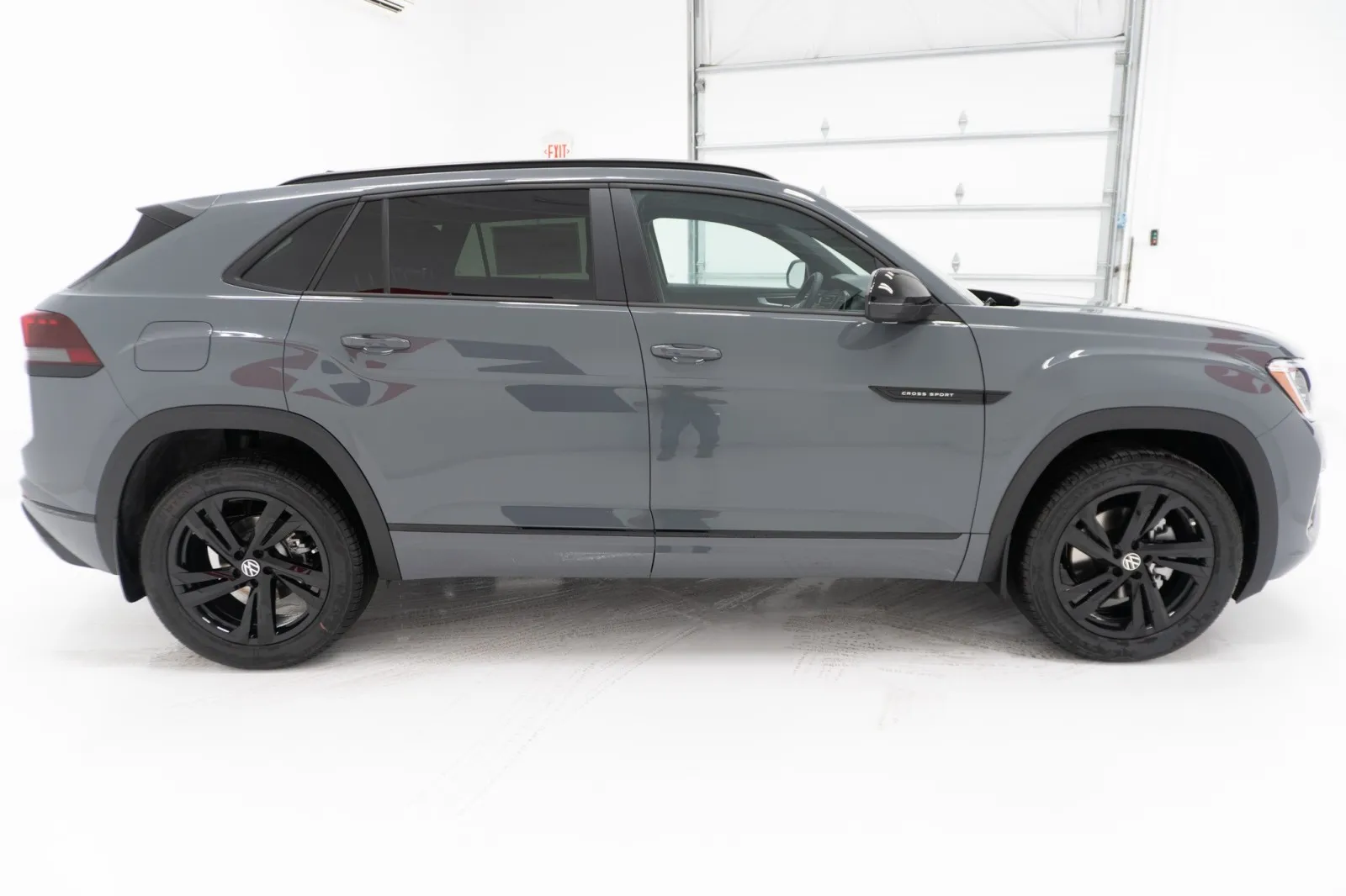 2026 Volkswagen Atlas Cross Sport 2.0T SEL R-Line Black