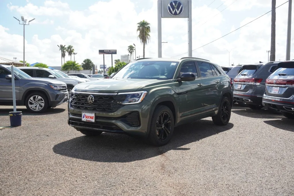 2026 Volkswagen Atlas Cross Sport 2.0T SEL R-Line Black