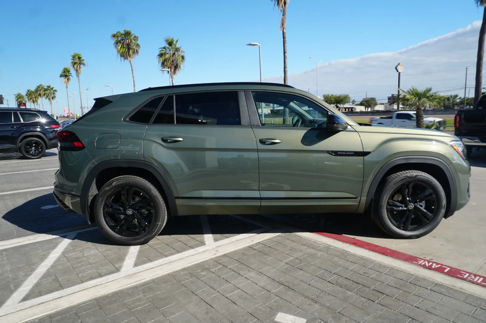 2026 Volkswagen Atlas Cross Sport 2.0T SEL R-Line Black