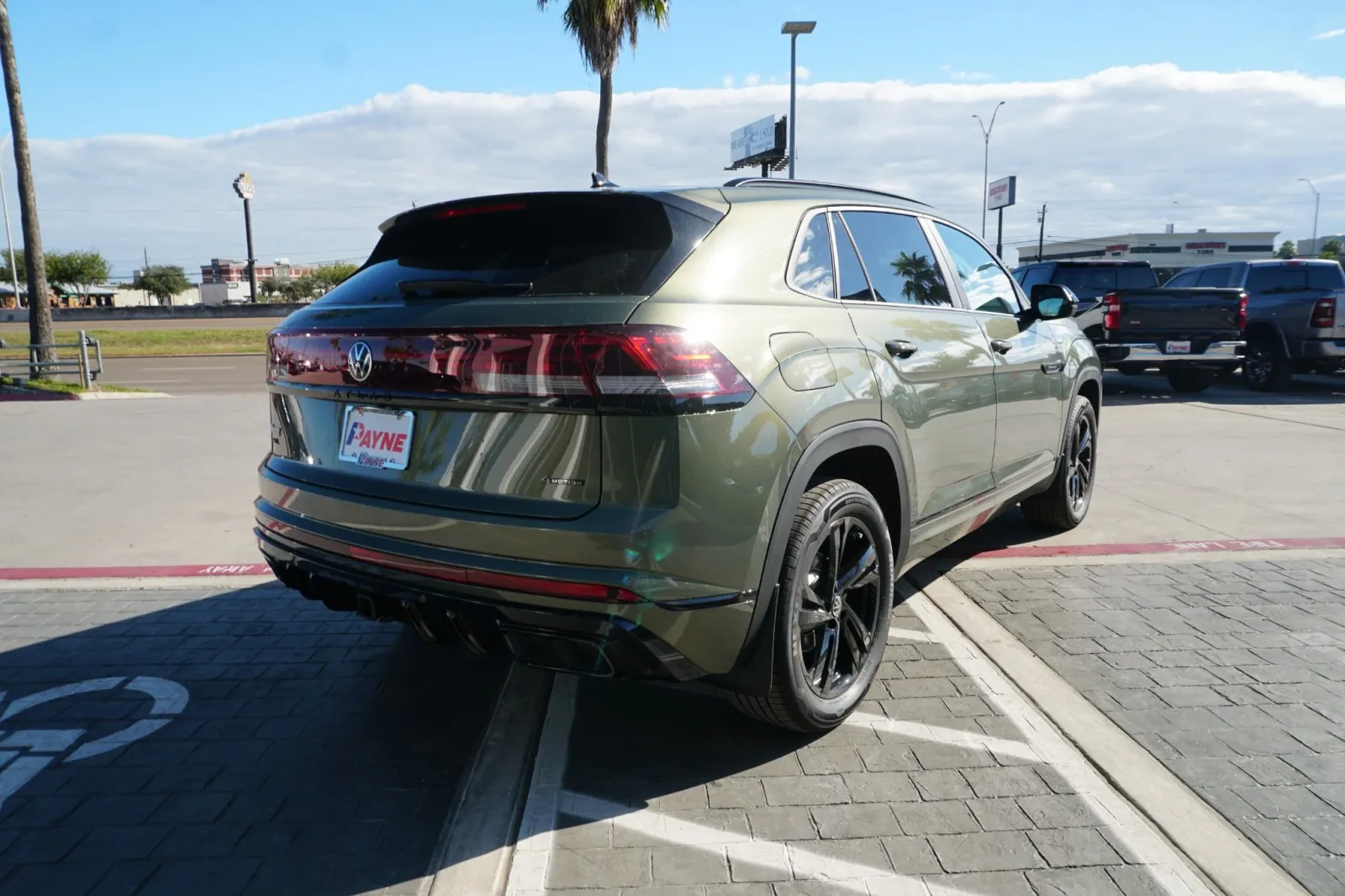 2026 Volkswagen Atlas Cross Sport 2.0T SEL R-Line Black