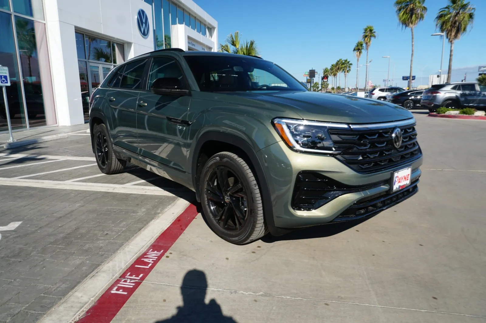 2026 Volkswagen Atlas Cross Sport 2.0T SEL R-Line Black