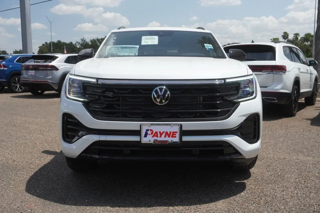 2026 Volkswagen Atlas Cross Sport 2.0T SEL R-Line Black