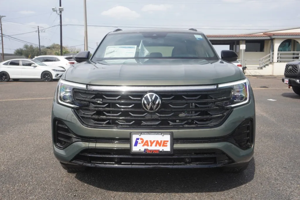 2026 Volkswagen Atlas Cross Sport 2.0T SEL R-Line Black