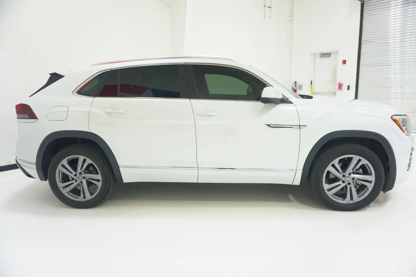 2024 Volkswagen Atlas Cross Sport 2.0T SEL R-Line