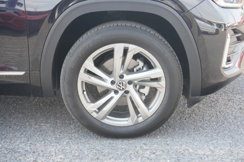 2024 Volkswagen Atlas Cross Sport 2.0T SEL R-Line