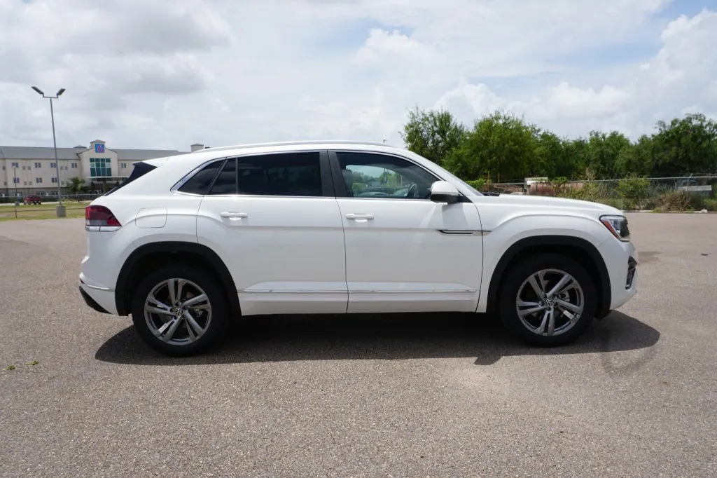2024 Volkswagen Atlas Cross Sport 2.0T SEL R-Line 2024 Volkswagen Atlas Cross Sport 2.0T SEL R-Line