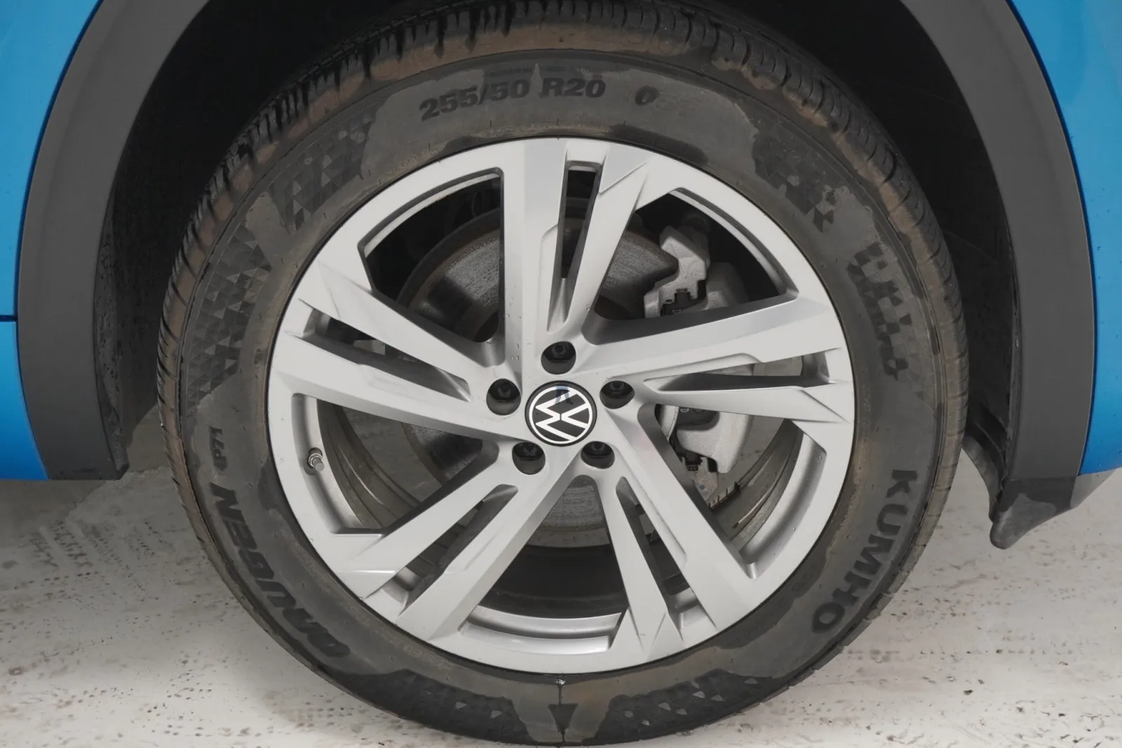 2024 Volkswagen Atlas Cross Sport 2.0T SEL R-Line 2024 Volkswagen Atlas Cross Sport 2.0T SEL R-Line