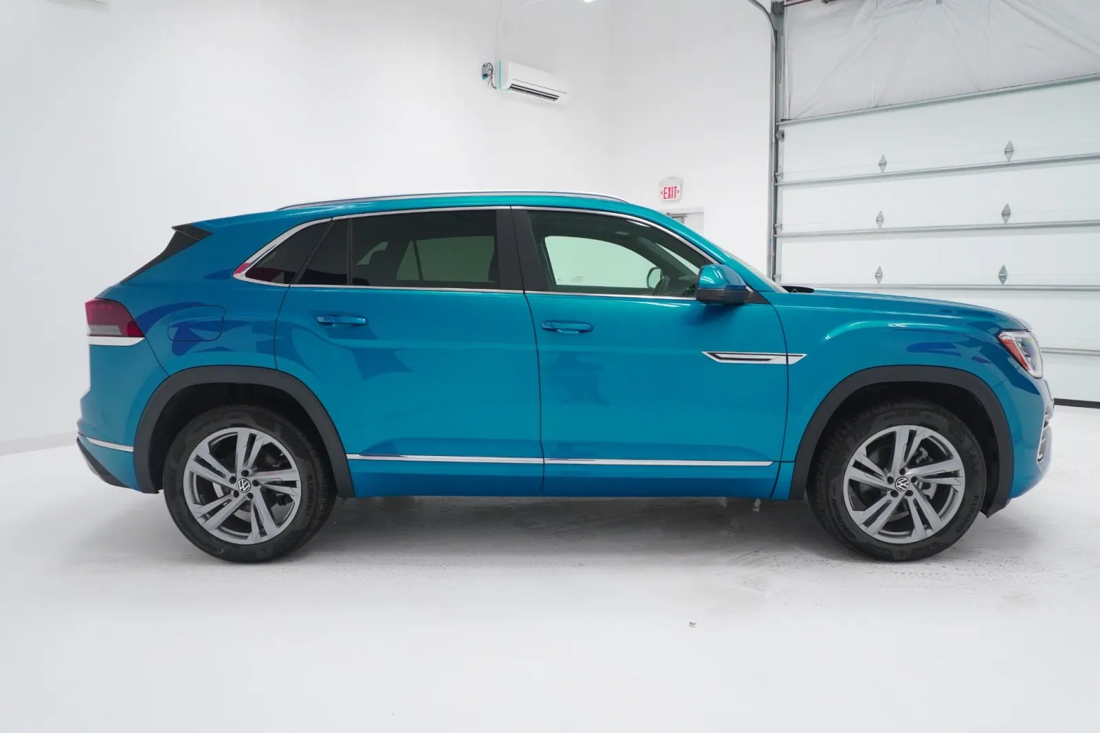 2024 Volkswagen Atlas Cross Sport 2.0T SEL R-Line 2024 Volkswagen Atlas Cross Sport 2.0T SEL R-Line