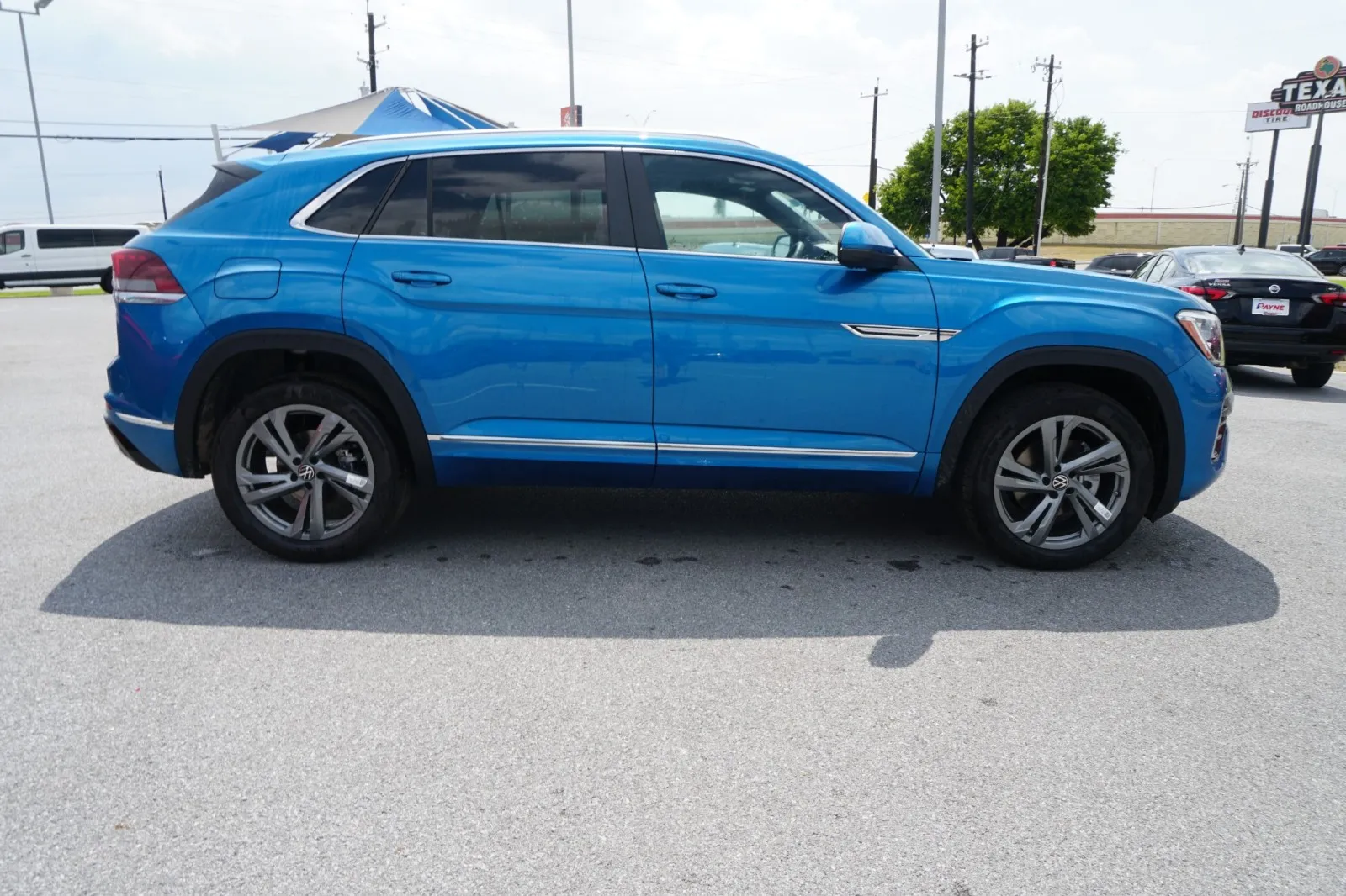 2024 Volkswagen Atlas Cross Sport 2.0T SEL R-Line 2024 Volkswagen Atlas Cross Sport 2.0T SEL R-Line